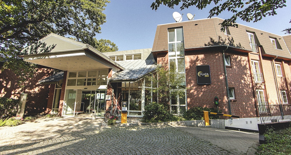 Plaza Inn Schmöker Hof — 4-Star Luxury Hotel in Norderstedt, Germany
