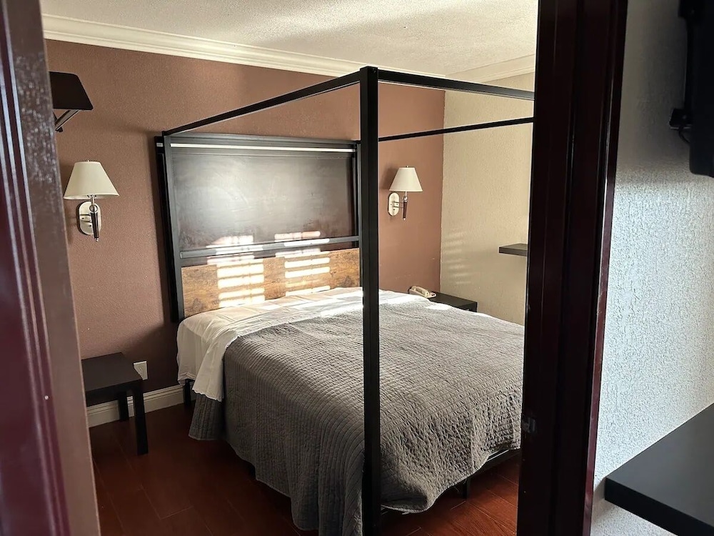 Cabana Inn & Suites - photo 12