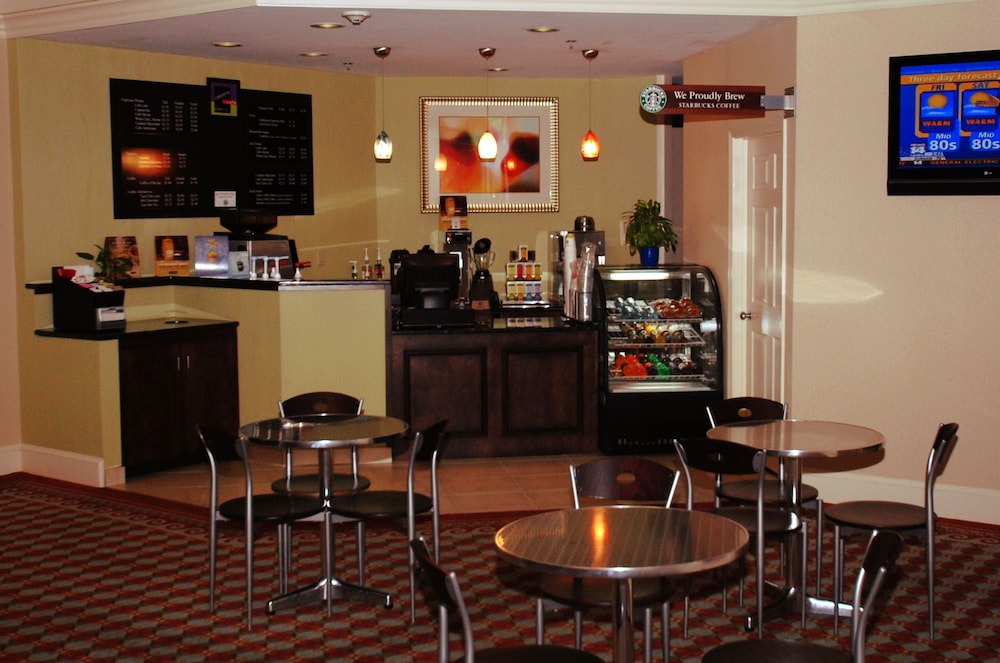 Doubletree by Hilton Hotel Fayetteville - photo 21
