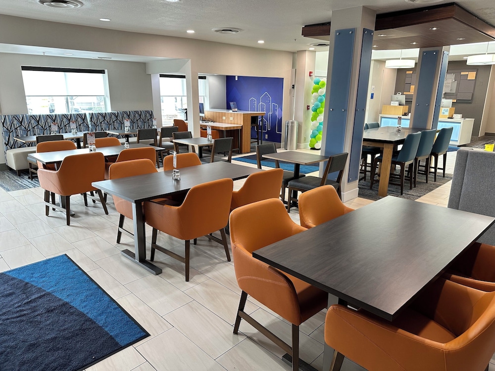 Holiday Inn Express Rochester NE Irondequoit by IHG - photo 42