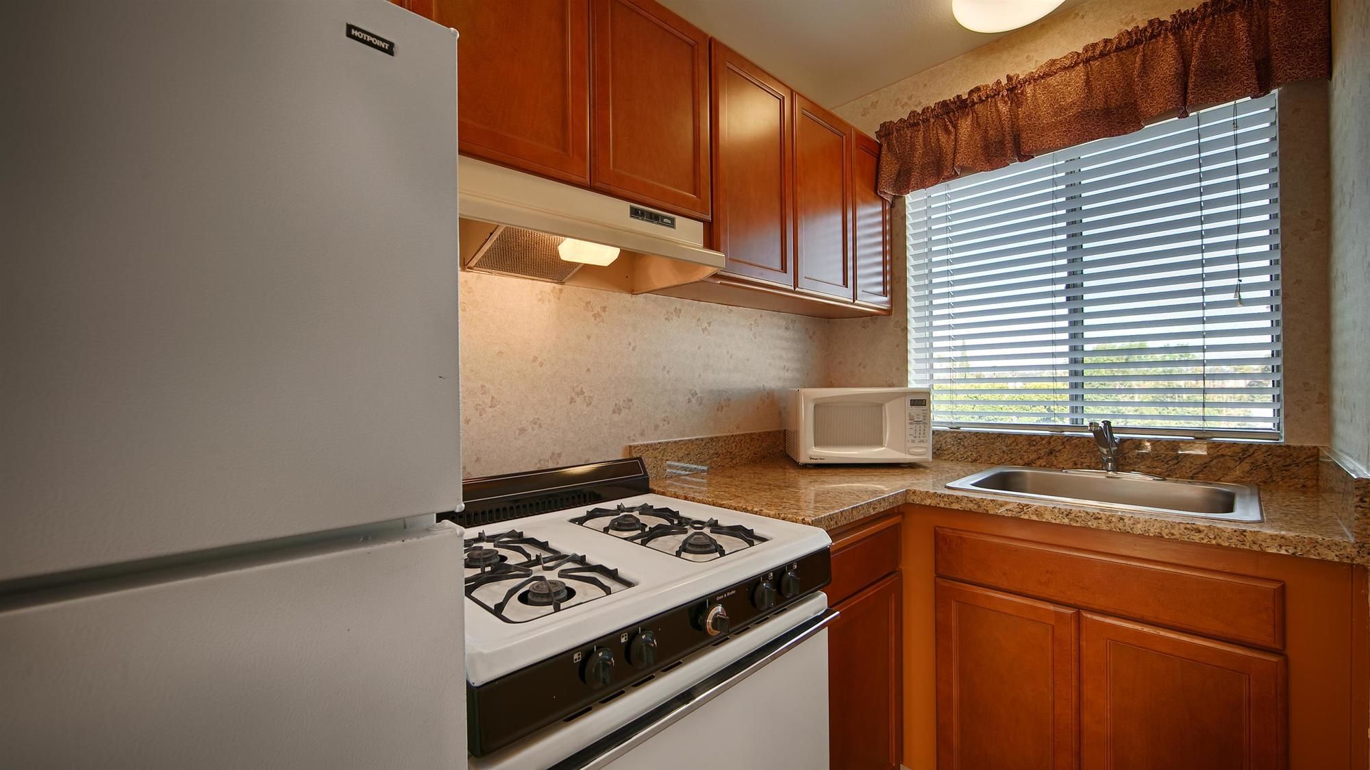 Lamplighter Inn & Suites at SDSU - photo 4