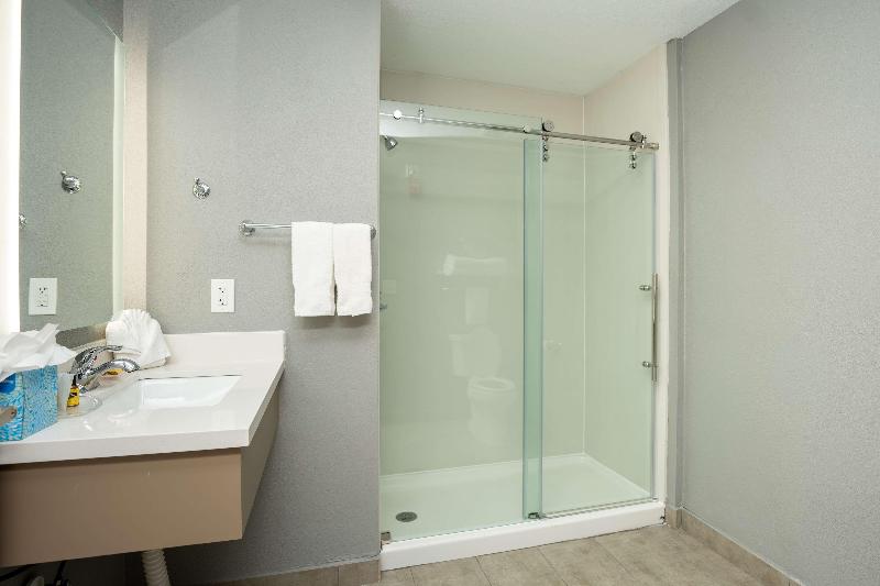 Comfort Suites Seabrook Kemah - photo 46