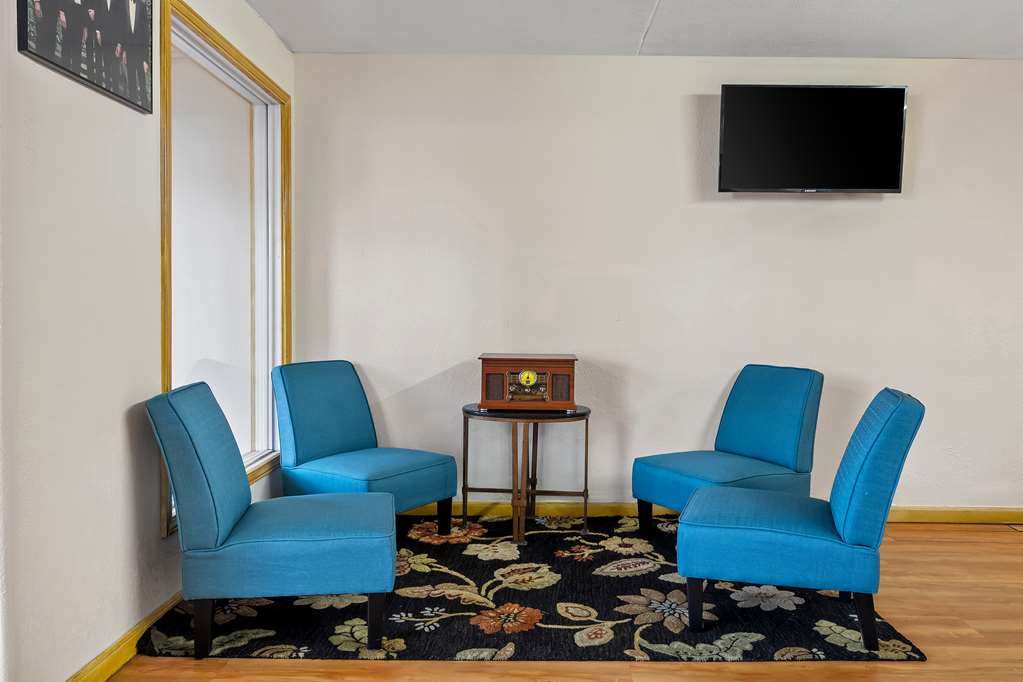Signature Inn Danville - photo 10