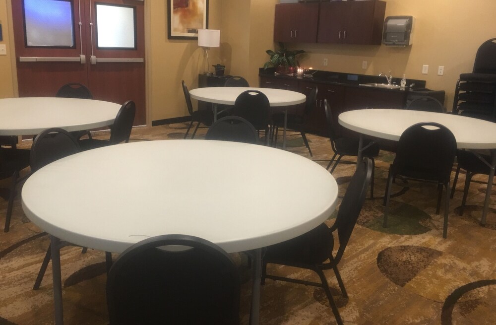 Cobblestone Hotel & Suites Jefferson - photo 40