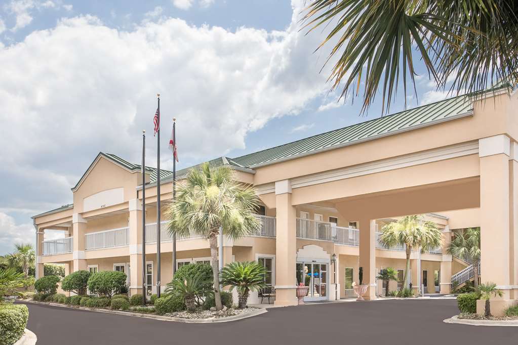 Baymont by Wyndham Crestview — hotel in Crestview