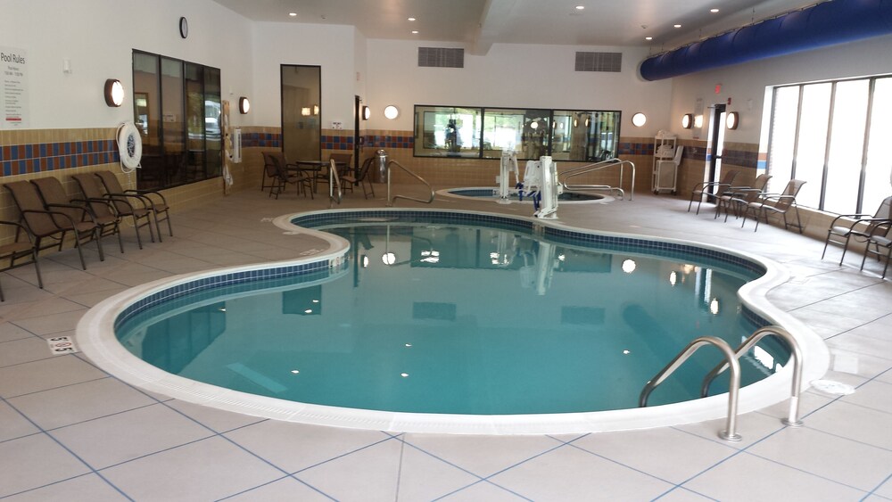 Holiday Inn Express & Suites Cambridge by IHG - photo 17