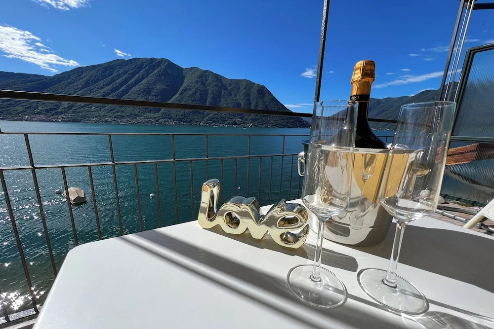 Lake Loft Colonno — 4-Star Luxury Hotel in Colonno, Italy