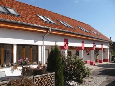 Penzion Loucka pet-friendly hotel Rajhradice