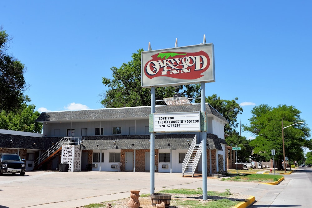 The Oakwood Inn - photo 2