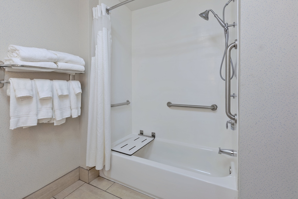 Holiday Inn Express Hotel & Suites Cleveland Richfield by IHG - photo 12
