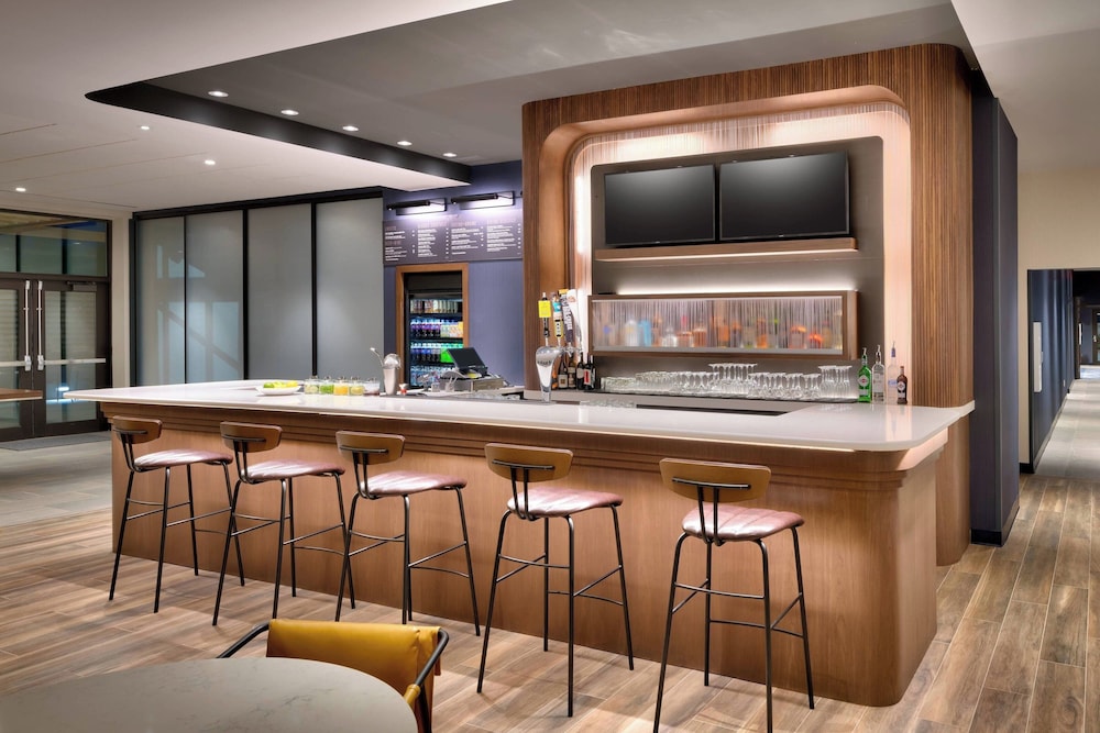 Courtyard by Marriott Ames - photo 18