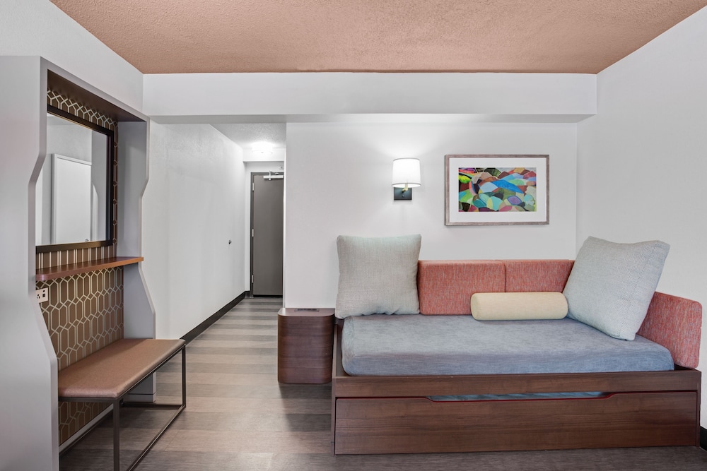 Holiday Inn Roanoke Airport Conference CTR by IHG - photo 10