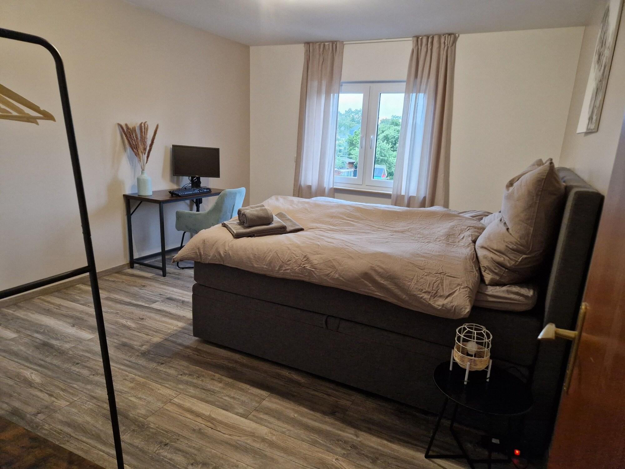 Moderne Wohnung mit Parkplatz und Kaffeevollautomat — 4-Star Luxury Hotel in Zulpich, Germany