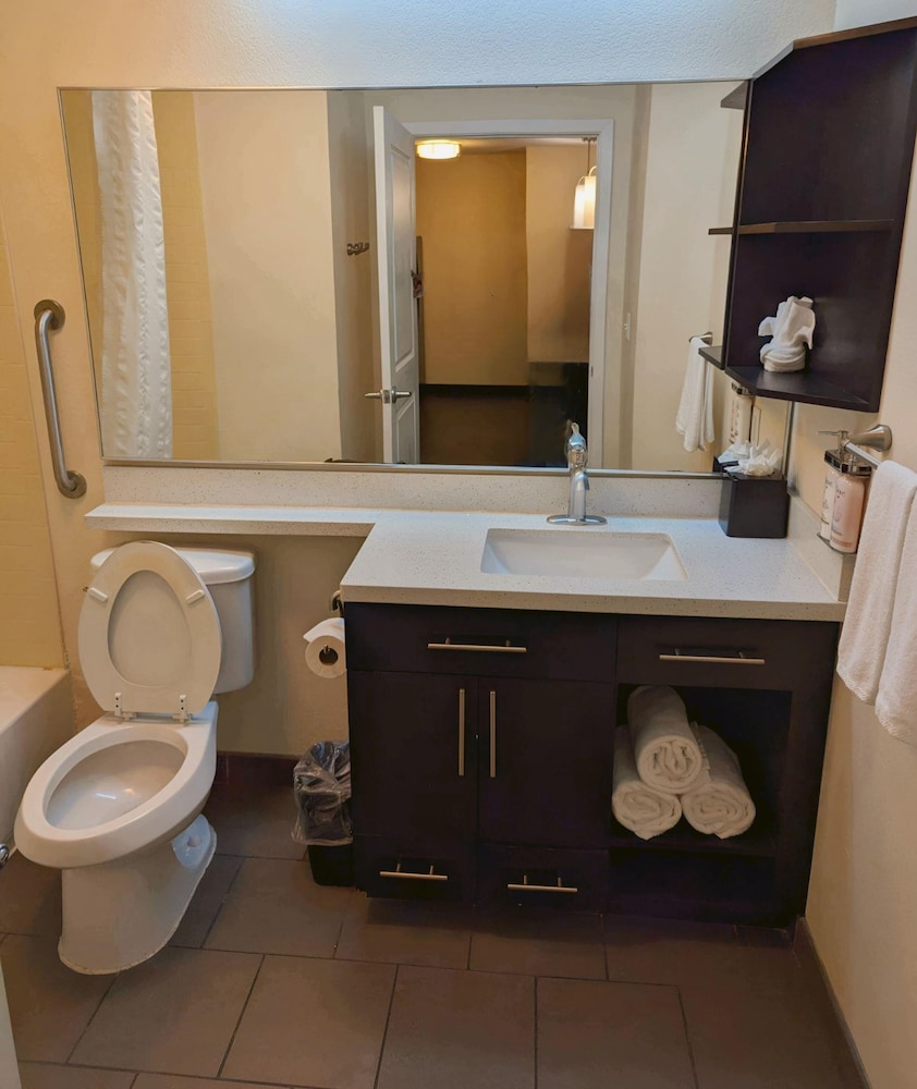 Candlewood Suites San Antonio Airport by IHG - photo 12