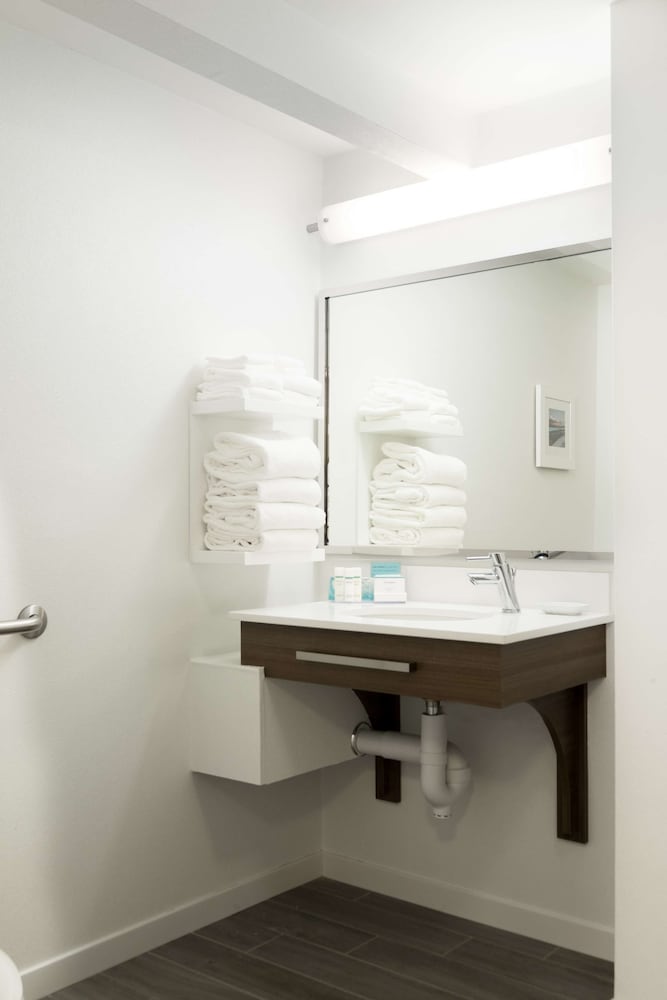 Hampton Inn Freeport Brunswick - photo 26