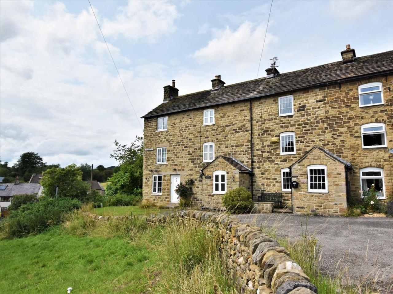 2 Bed in Eyam oc pk812 - last minute hotel in Unknown City