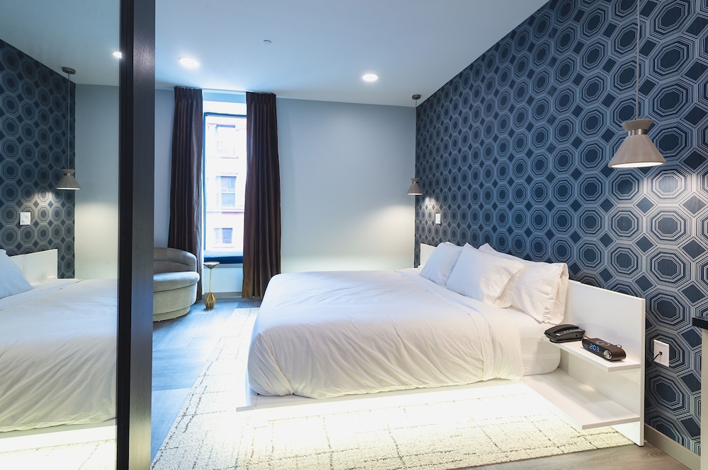 The Vault Hotel - photo 11
