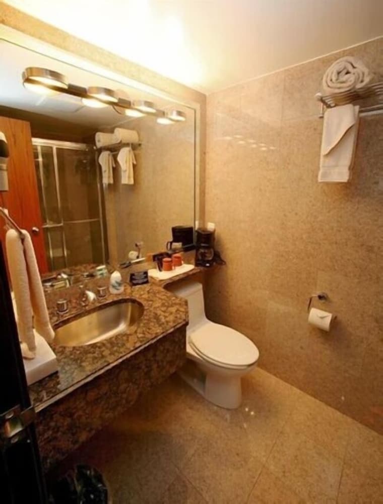 Marvin's Garden Inn - photo 27