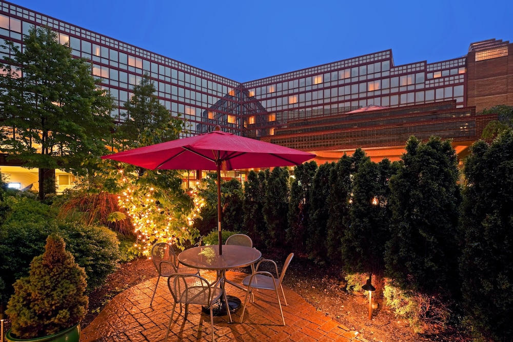 DoubleTree by Hilton New York LaGuardia Airport - photo 39