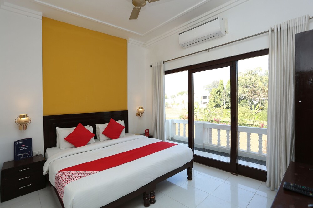 OYO 2877 Hotel Narayana Palace in Chhatarpur, India