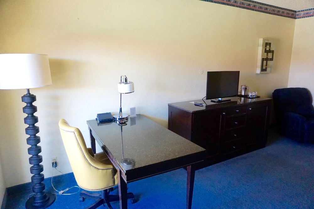 Red Roof Inn Ridgecrest - photo 8