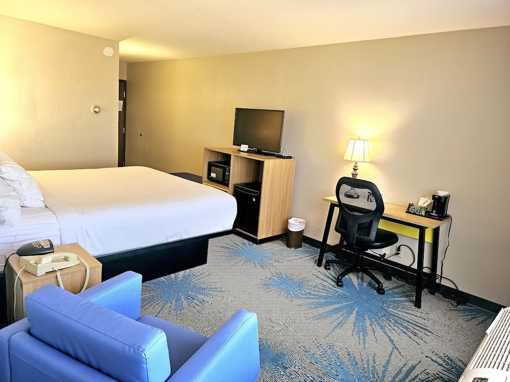 Days Inn by Wyndham Rolla - photo 15