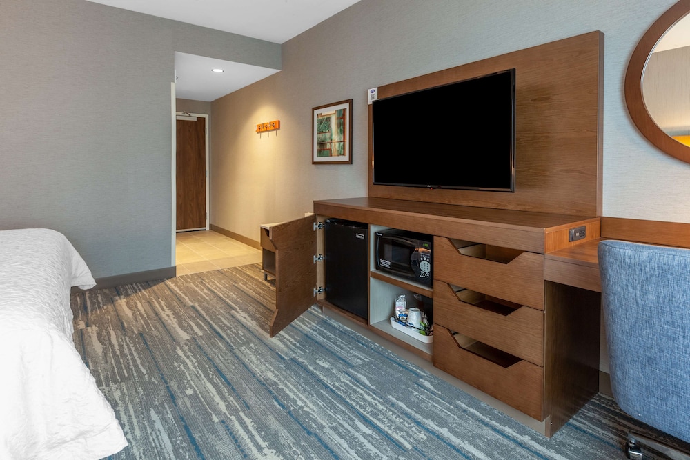 Hampton Inn & Suites Bloomfield Hills Detroit - photo 4