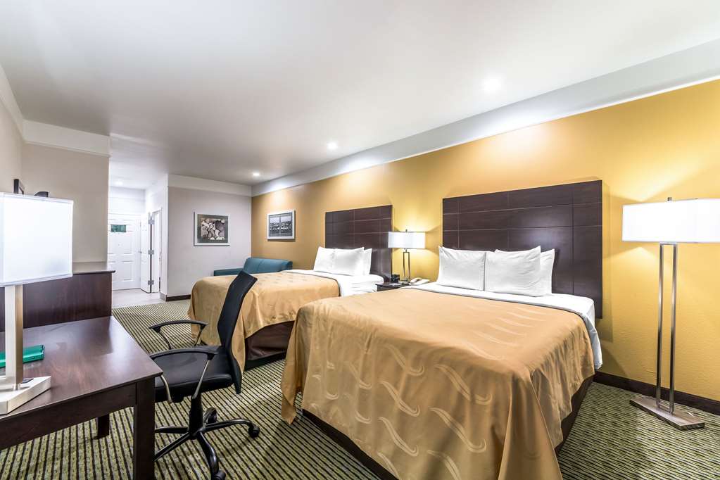 Quality Inn & Suites SeaWorld North - photo 16