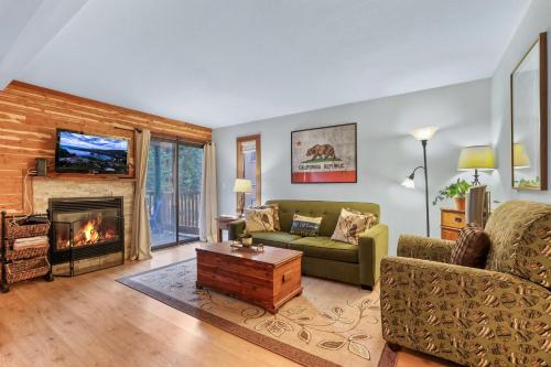 Alpine Alcove: Tahoe Tranquility Near Kings Beach in Tahoe Vista, United States