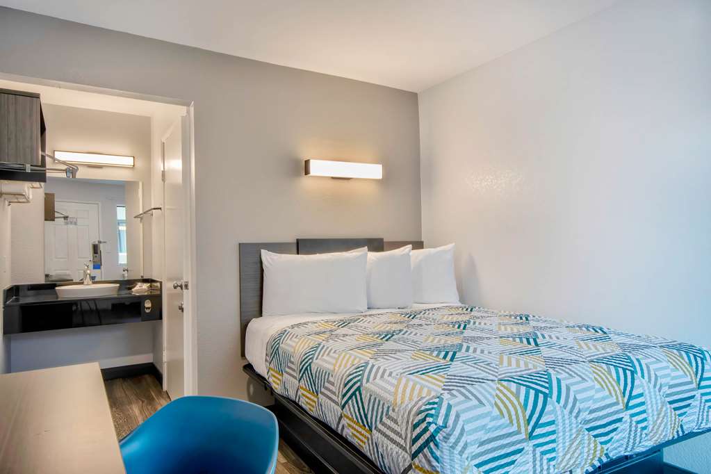 Motel 6 Marina CA Monterey - photo 23
