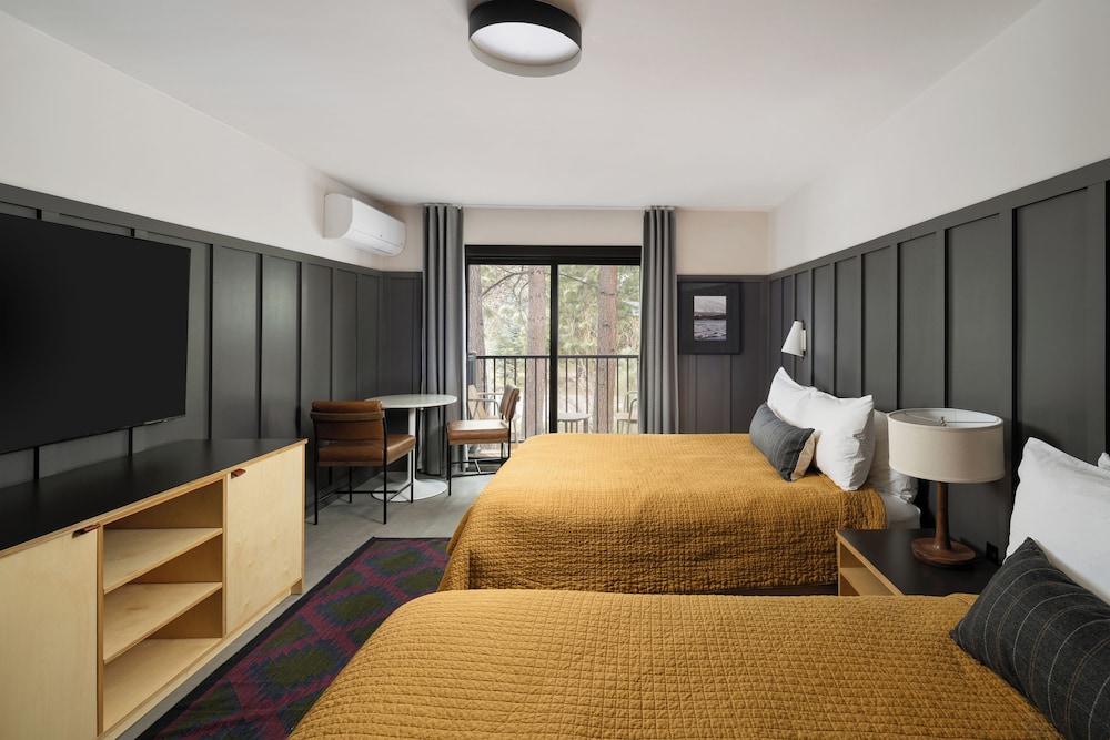 The Coachman Hotel - photo 22