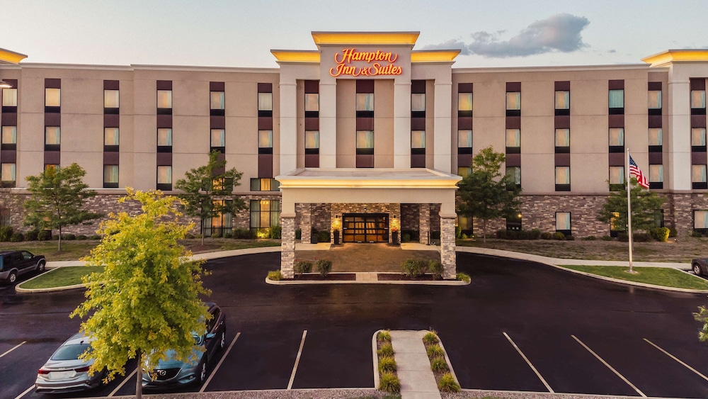 Hampton Inn & Suites Niles Warren - photo 48