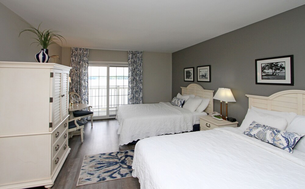 Bay Pointe Inn - photo 11