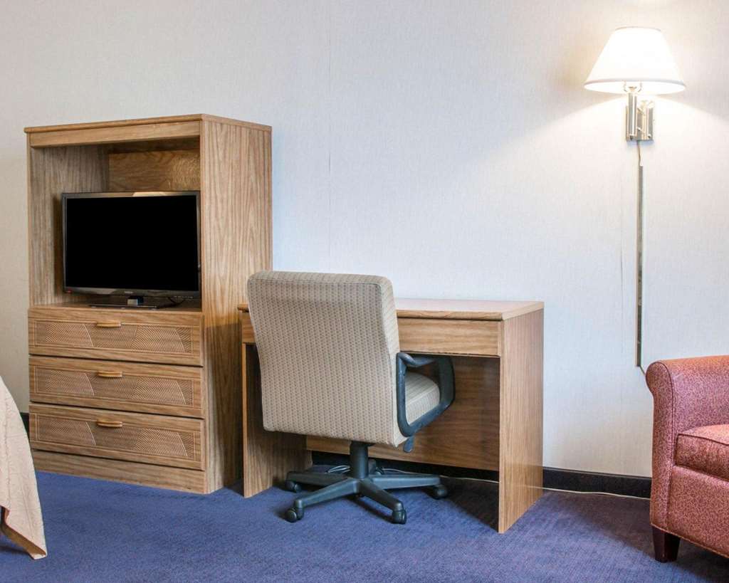 Quality Inn Hudsonville South - photo 14