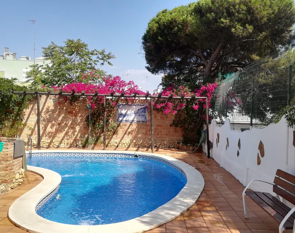 Casa Marquesa con piscina privada y barbacoa — 4-Star Luxury Hotel in Punta Umbria, Spain
