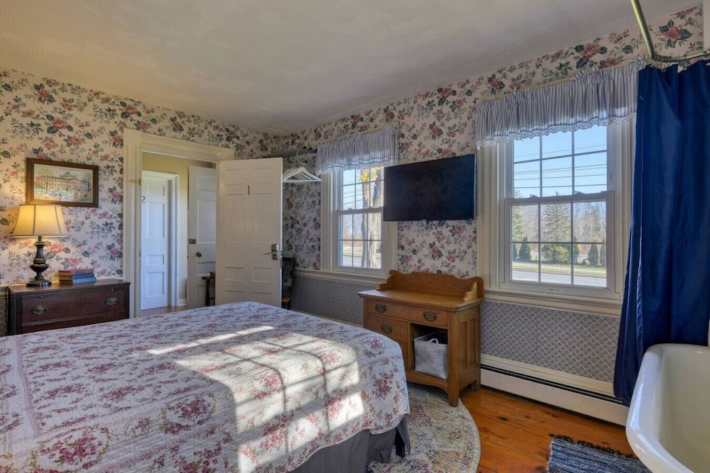 Open Hearth Inn - photo 4