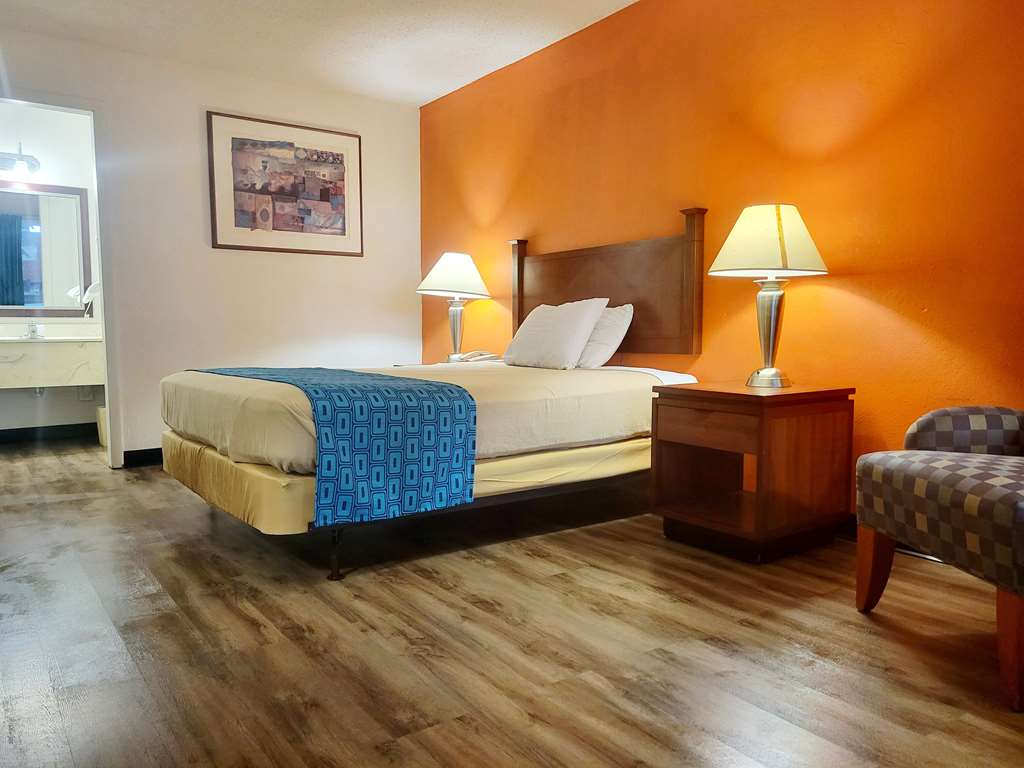 Howard Johnson BY Wyndham Hannibal - photo 13