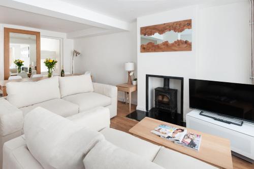 Sea Breeze Cottage with Parking by MyHolidayLet — 4-Star Luxury Hotel in Brighton, United Kingdom