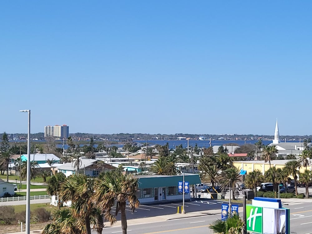 Beachside Hotel - photo 46