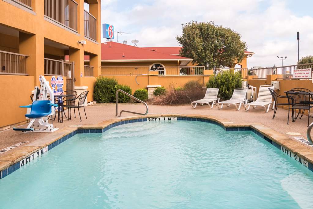 Motel6 Alvarado TX - photo 5