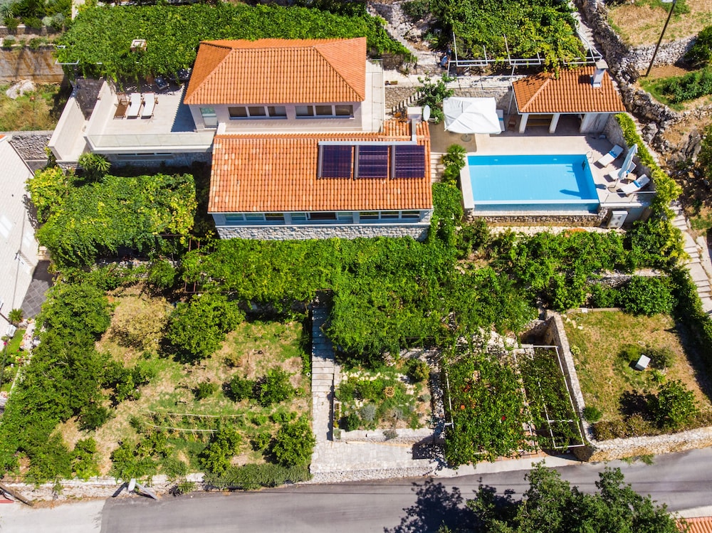 Villa Art Gallery — 4-Star Luxury Hotel in Cibaca, Croatia