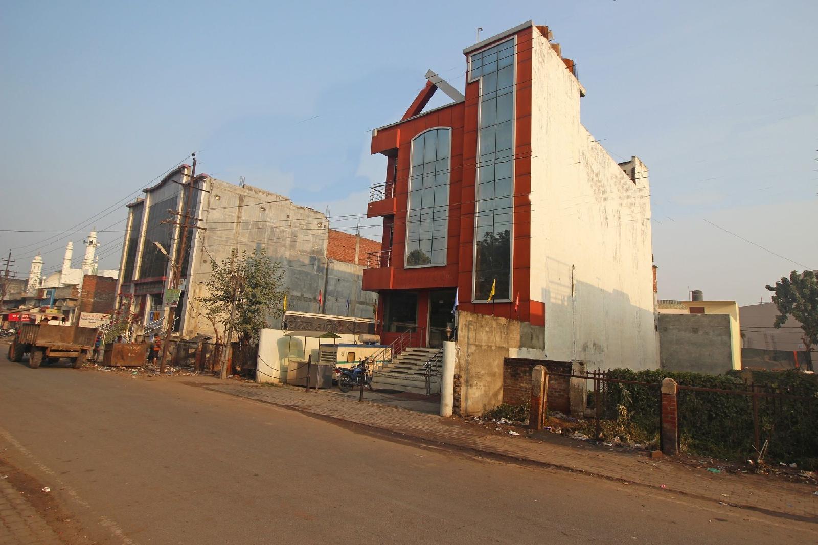 OYO 7769 Hotel Atithi - last minute hotel in Bareilly