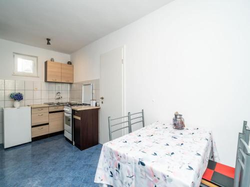 Apartment & Rooms Alan Double Room with Shared Bathroom 2