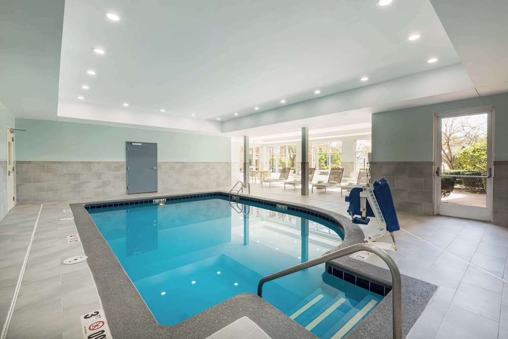 Hilton Garden Inn St. Charles - photo 36