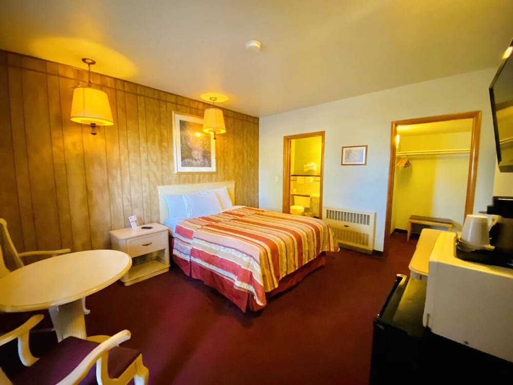 Hillcrest Motel - photo 14