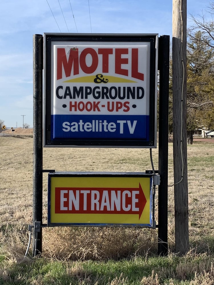 Meadow Park Motel on 385 - photo 18