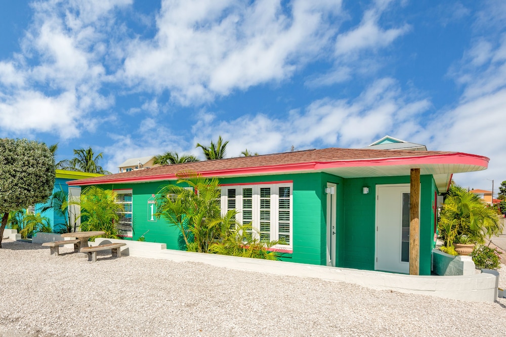 Sunset Inn & Cottages - photo 135