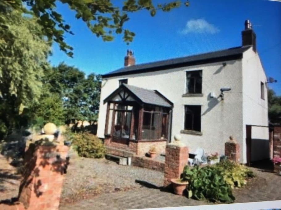 Rural Family Farmhouse with Countryside views — 4-Star Luxury Hotel in Southport, United Kingdom