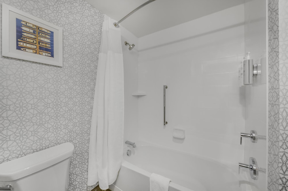 Hampton Inn & Suites by Hilton Decatur - photo 34