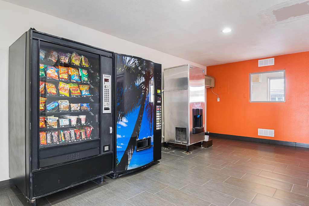 Motel 6 Lost Hills CA - photo 30